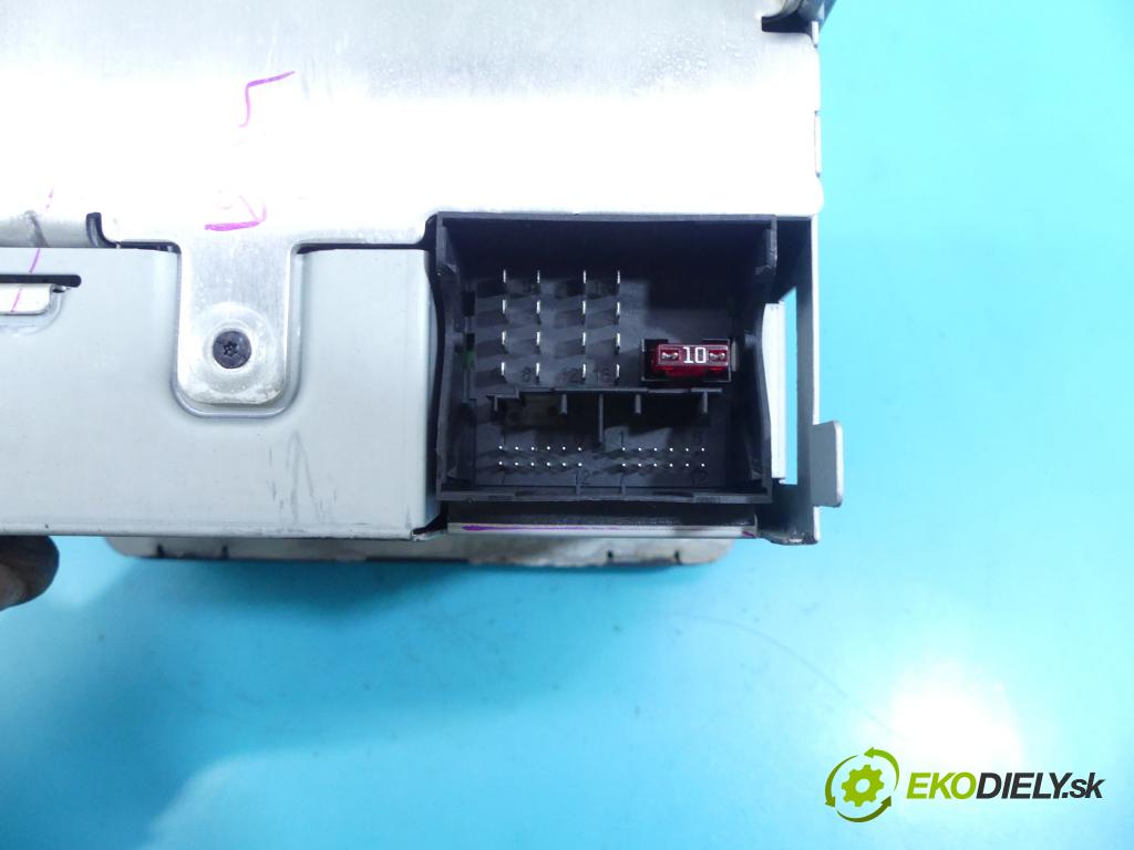 Skoda Roomster 1.6 16v 105 HP manual 77 kW 1598 cm3 5- Radio továreň: 5J0035161