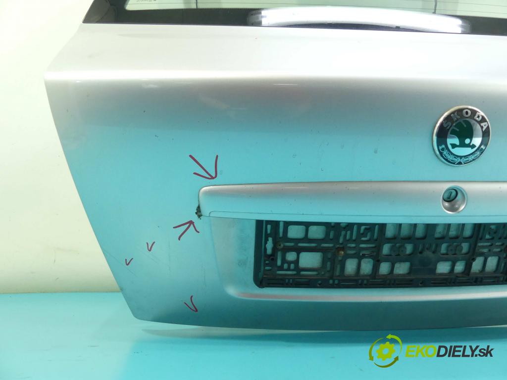 Skoda Octavia I 1996-2010 1.6 SR 102 HP manual 75 kW 1595 cm3 5- zadna kufor  (Zadné kapoty)