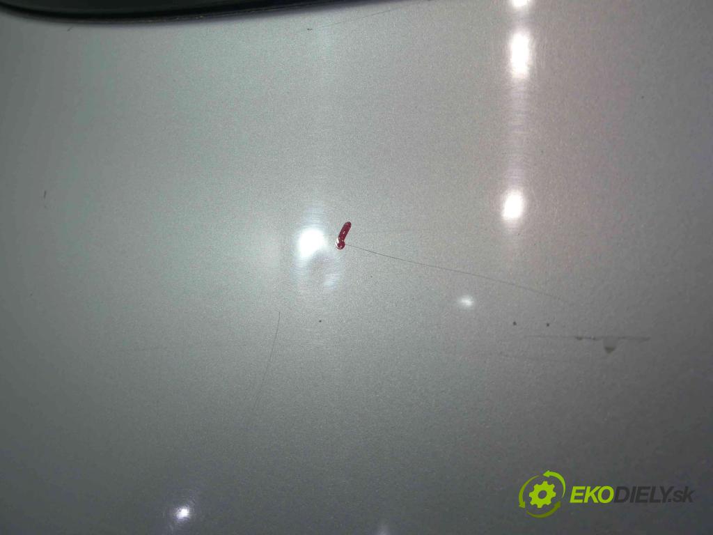 Skoda Octavia I 1996-2010 1.6 SR 102 HP manual 75 kW 1595 cm3 5- zadna kufor  (Zadné kapoty)