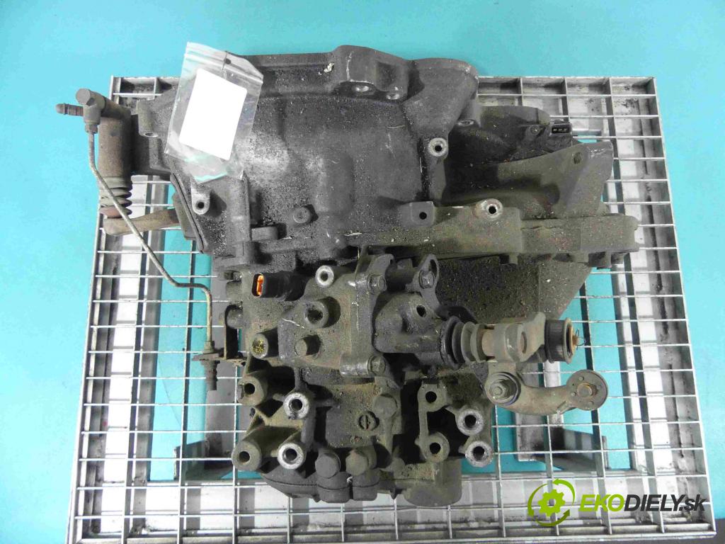 Mitsubishi Carisma 1.8 gdi: 122 HP manual 90 kW 1834 cm3 5- prevodovka stupeň,rýchlosť manual KF5M42