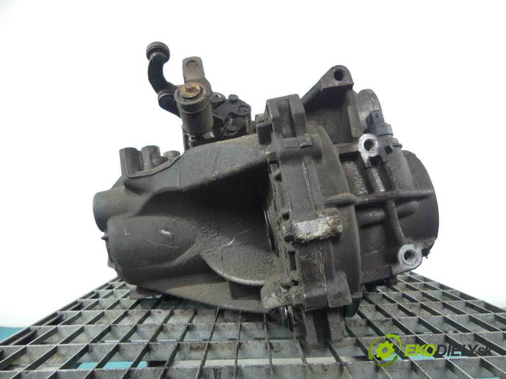 Mitsubishi Carisma 1.8 gdi: 122 HP manual 90 kW 1834 cm3 5- prevodovka stupeň,rýchlosť manual KF5M42