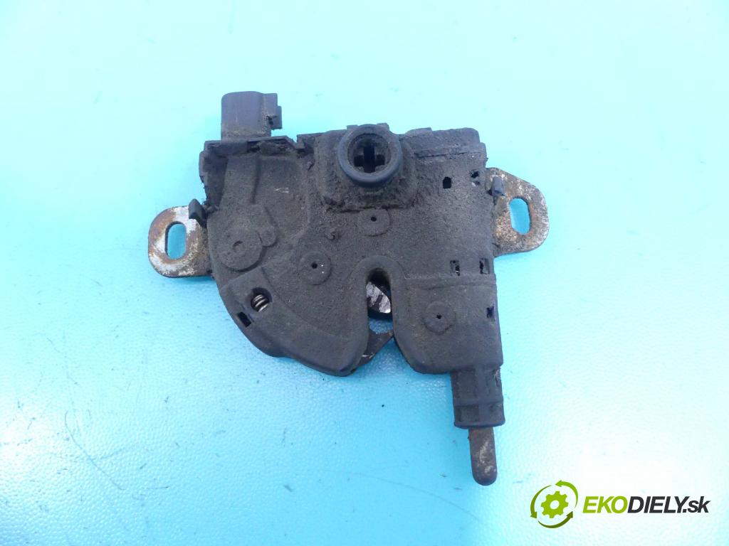 Ford Focus Mk1 1998-2004 1.8 tdci 116 HP manual 85 kW 1753 cm3 5- zámok kapaty