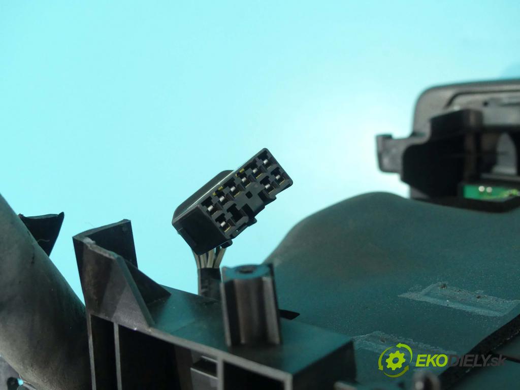 Toyota Land Cruiser J200 2007- 4.5 V8 D4D 328KM automatic 241 kW 4461 cm3 5- operadlo 87202-60010 (Lakťové opierky)