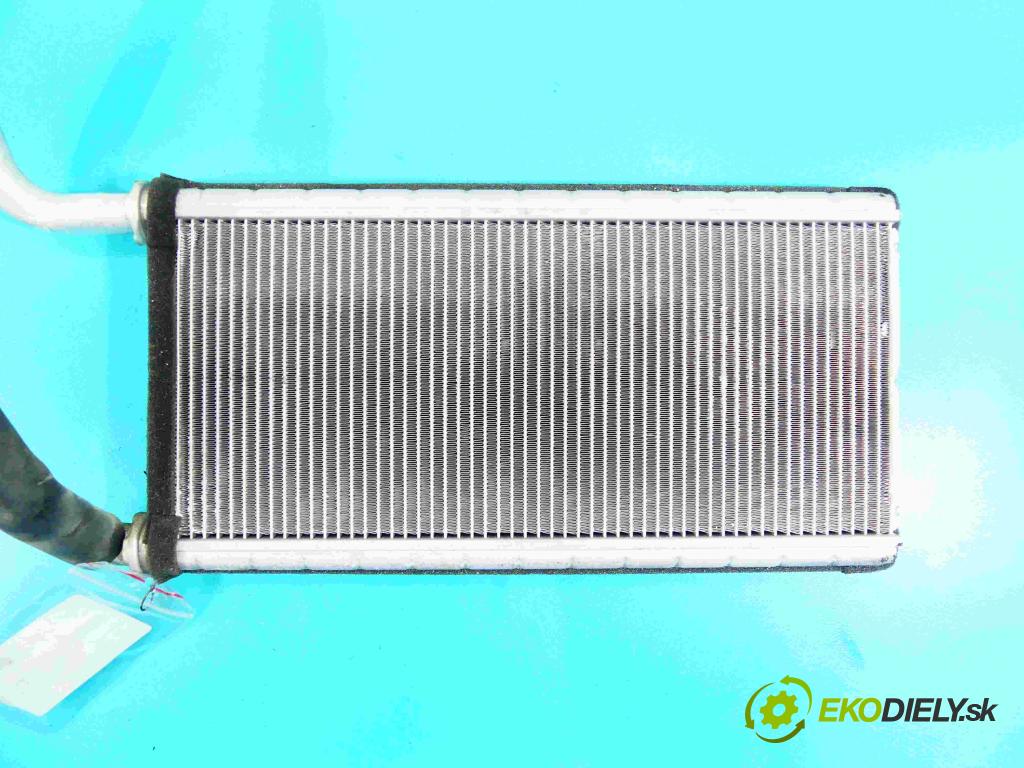 Toyota Land Cruiser J200 2007- 4.5 V8 D4D 328KM automatic 241 kW 4461 cm3 5- radiator  (Radiátory kúrenia)