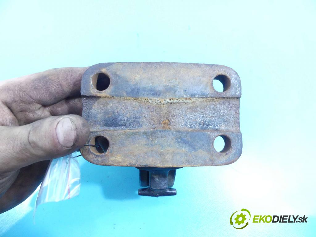 Toyota Land Cruiser J200 2007- 4.5 V8 D4D 328KM automatic 241 kW 4461 cm3 5- oko tažné