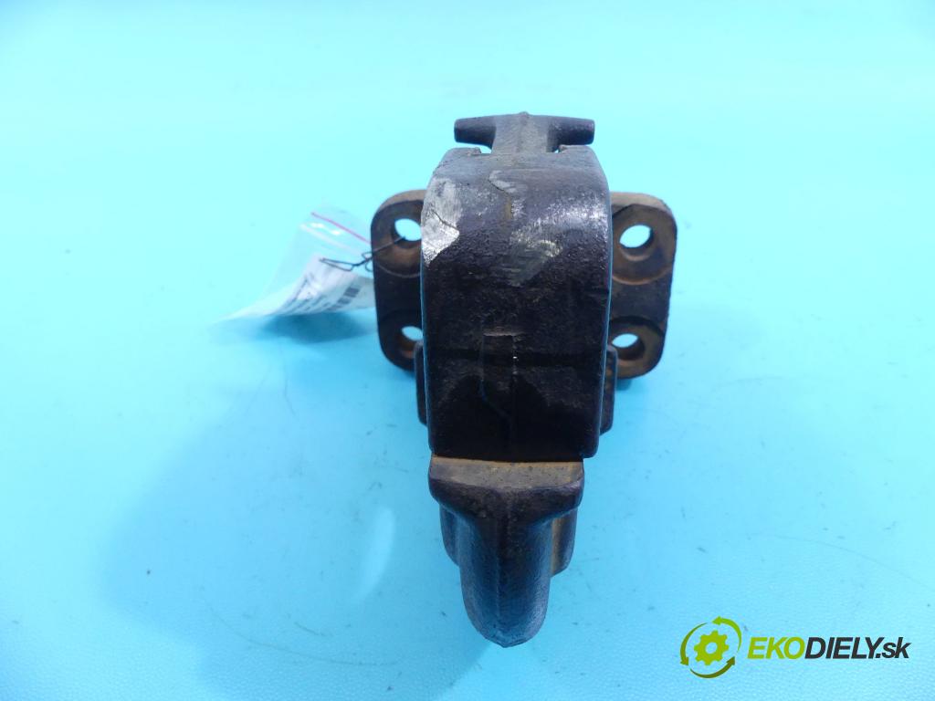 Toyota Land Cruiser J200 2007- 4.5 V8 D4D 328KM automatic 241 kW 4461 cm3 5- oko tažné