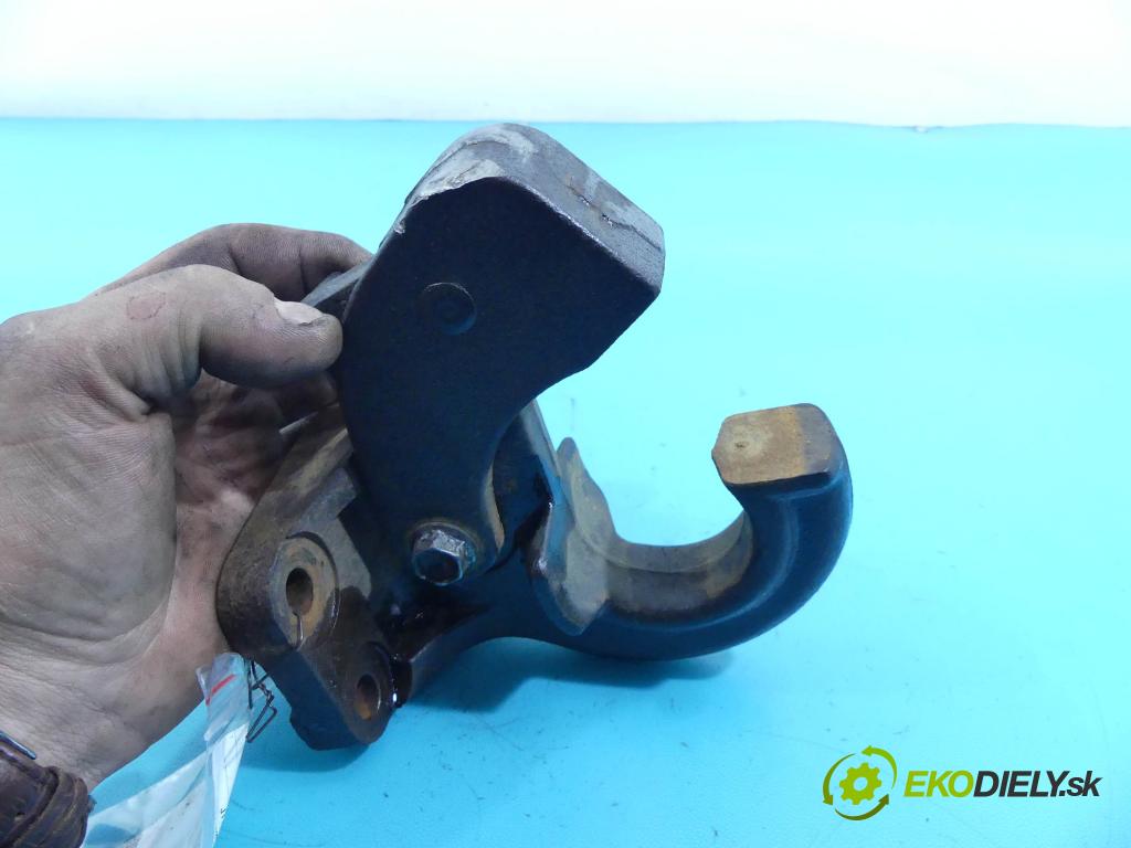 Toyota Land Cruiser J200 2007- 4.5 V8 D4D 328KM automatic 241 kW 4461 cm3 5- oko tažné