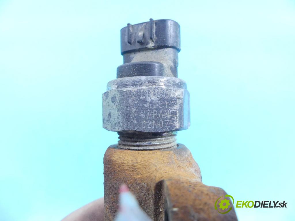 Toyota Land Cruiser J200 2007- 4.5 V8 D4D 328KM automatic 241 kW 4461 cm3 5- lišta vstrekovacia 6121-02N07 (Vstrekovacie lišty)