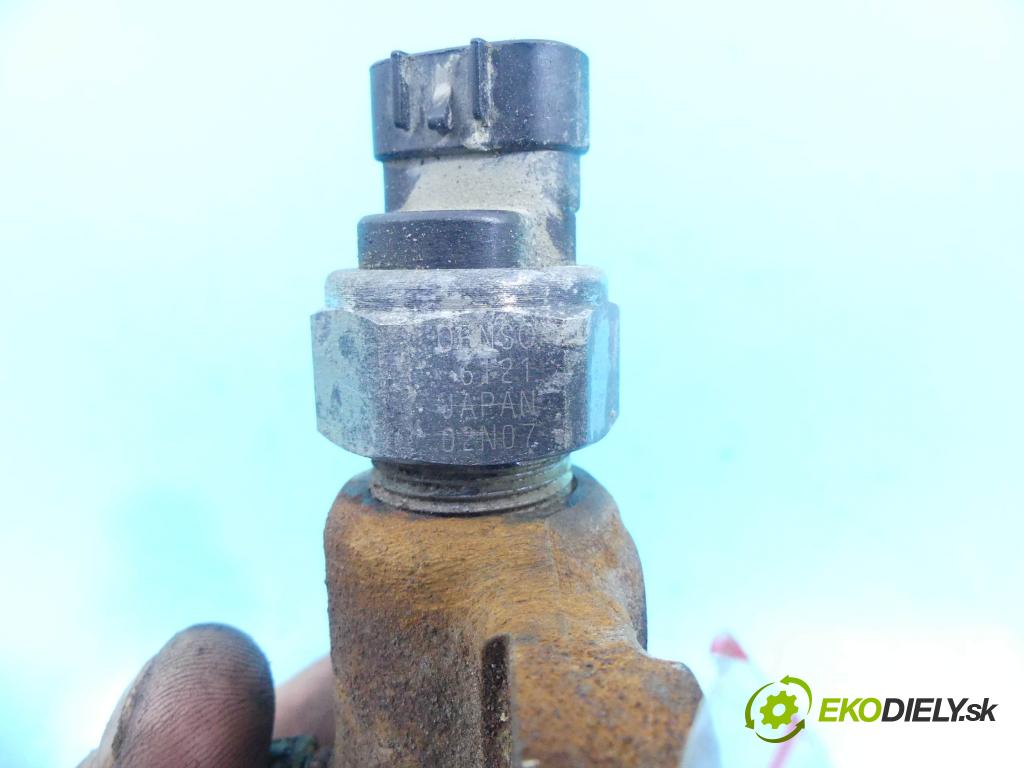 Toyota Land Cruiser J200 2007- 4.5 V8 D4D 328KM automatic 241 kW 4461 cm3 5- lišta vstrekovacia 6121-02N07 (Vstrekovacie lišty)