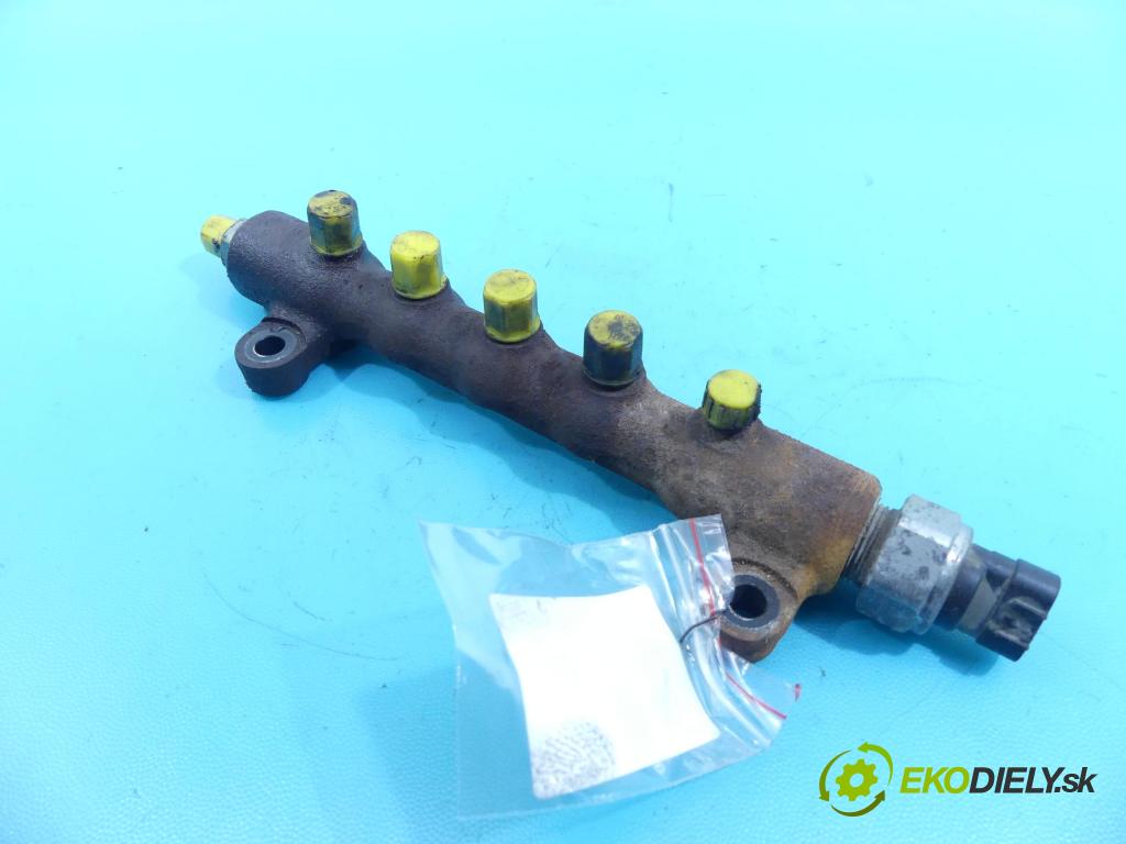 Toyota Land Cruiser J200 2007- 4.5 V8 D4D 328KM automatic 241 kW 4461 cm3 5- lišta vstrekovacia 6121-02N07 (Vstrekovacie lišty)