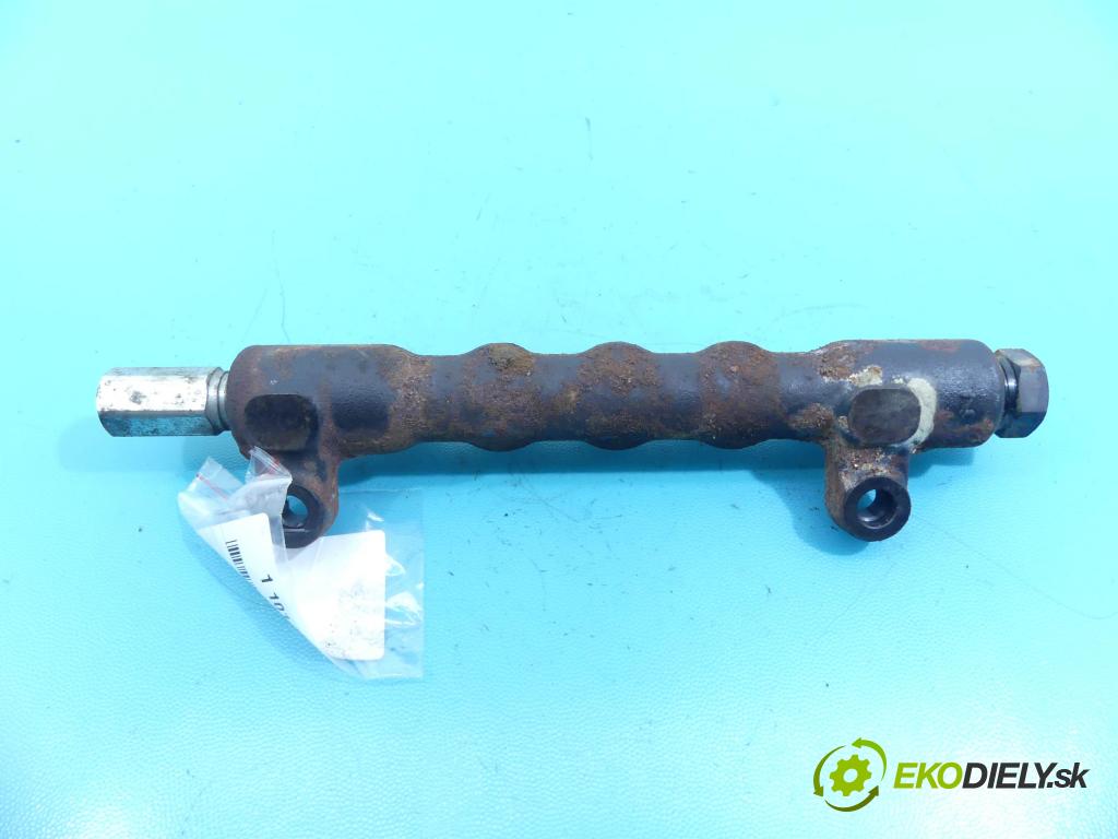 Toyota Land Cruiser J200 2007- 4.5 V8 D4D 328KM automatic 241 kW 4461 cm3 5- lišta vstrekovacia 03N35571 (Vstrekovacie lišty)