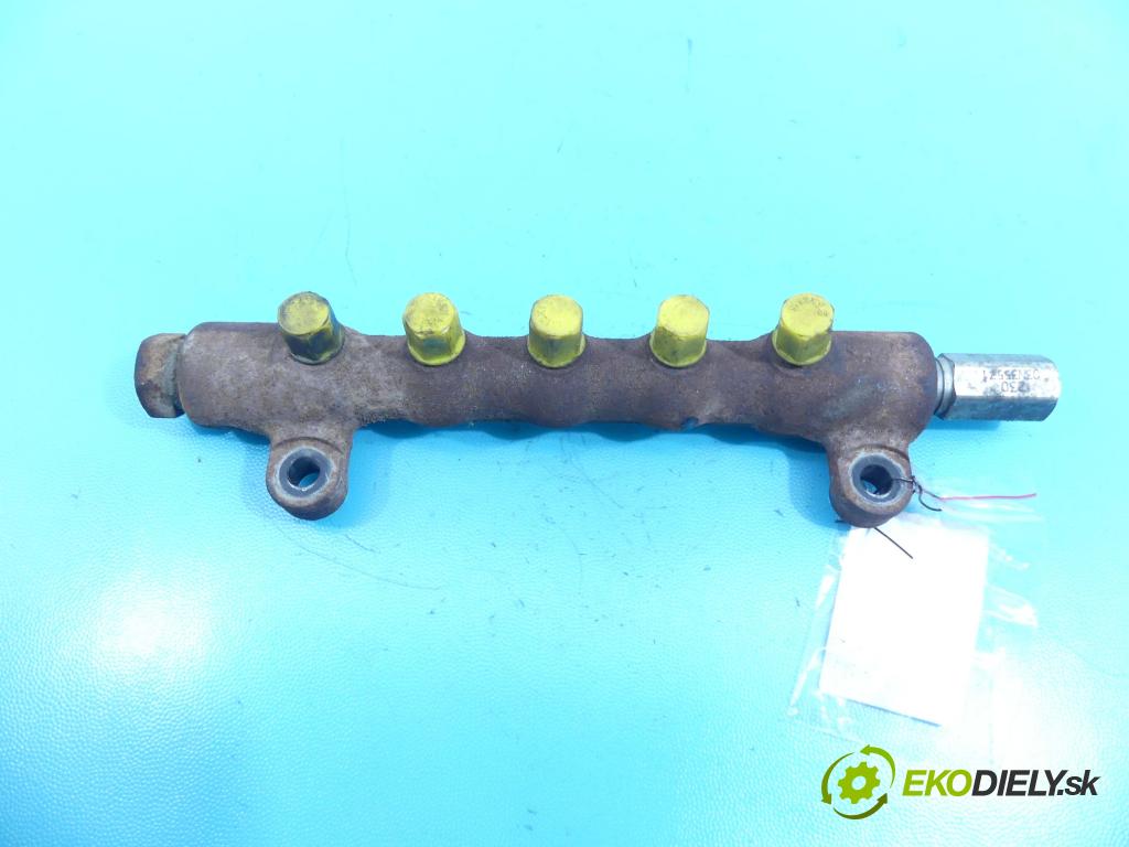 Toyota Land Cruiser J200 2007- 4.5 V8 D4D 328KM automatic 241 kW 4461 cm3 5- lišta vstrekovacia 03N35571 (Vstrekovacie lišty)