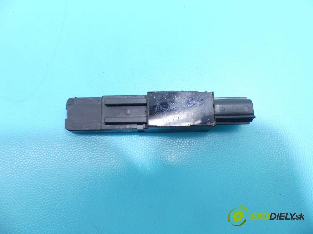 Toyota Land Cruiser J200 2007- 4.5 V8 D4D 328KM automatic 241 kW 4461 cm3 5- Zesilovač: 6F18 (Zosilňovače)