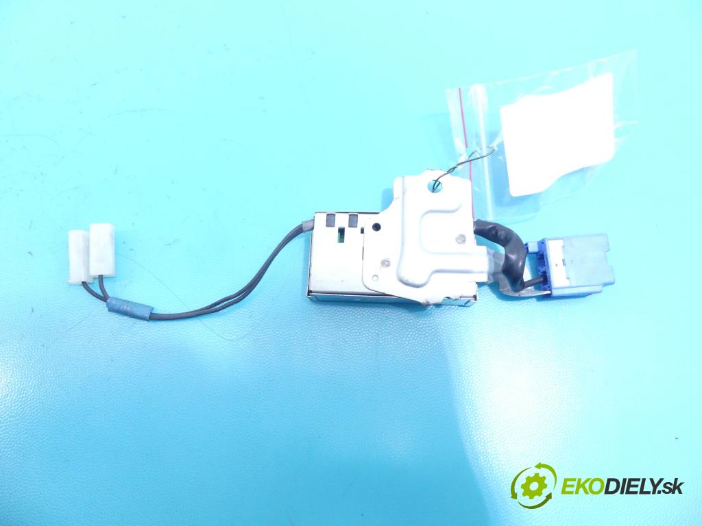 Toyota Land Cruiser J200 2007- 4.5 V8 D4D 328KM automatic 241 kW 4461 cm3 5- Zesilovač: 86300-60580 (Zosilňovače)