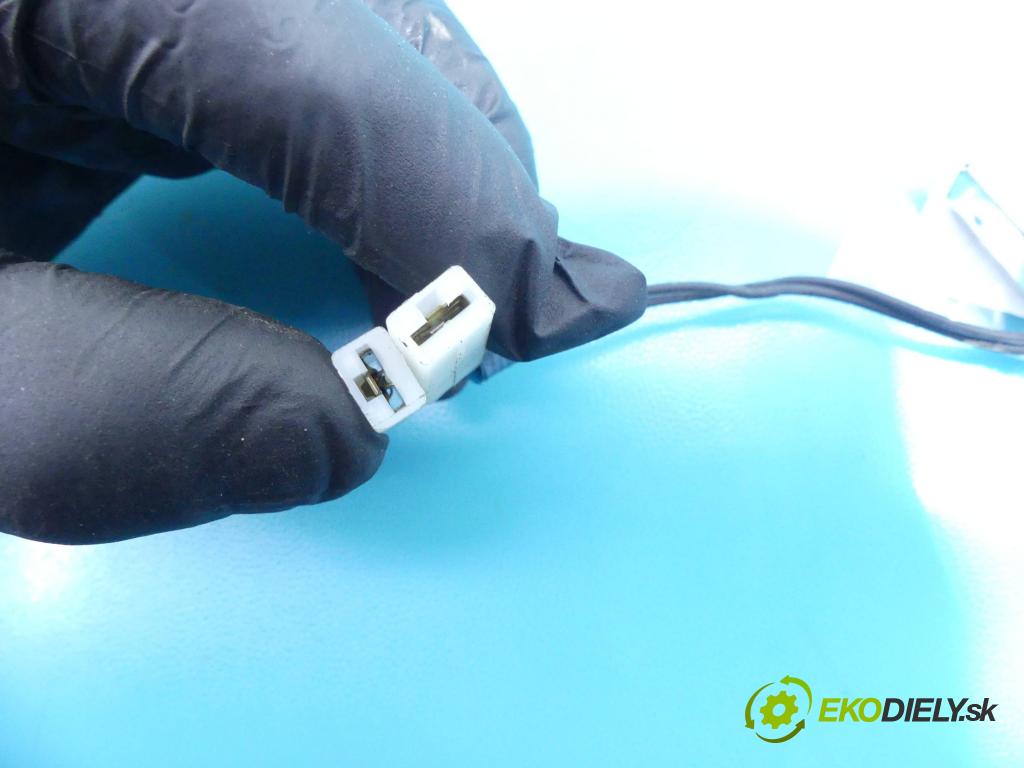 Toyota Land Cruiser J200 2007- 4.5 V8 D4D 328KM automatic 241 kW 4461 cm3 5- Zesilovač: 86300-60580 (Zosilňovače)