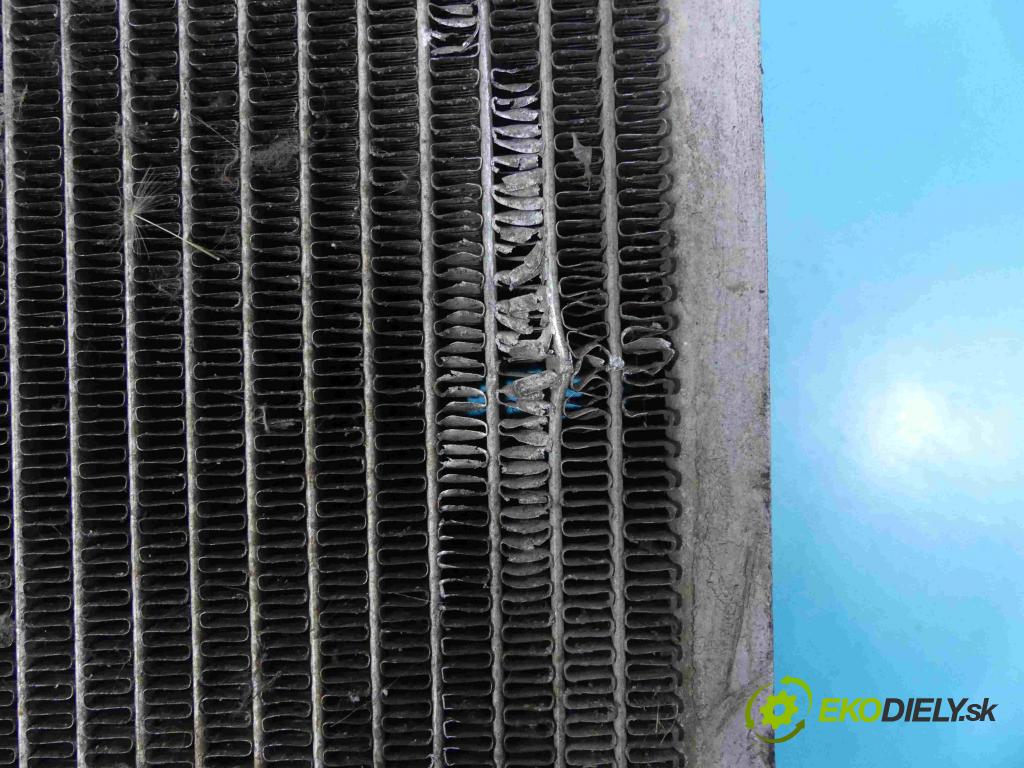 Toyota Land Cruiser J200 2007- 4.5 V8 D4D 328KM automatic 241 kW 4461 cm3 5- chladič  (Chladiče)