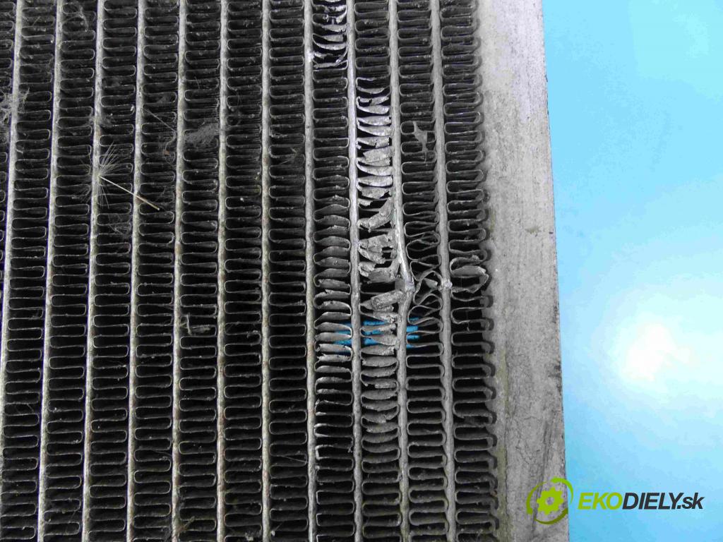 Toyota Land Cruiser J200 2007- 4.5 V8 D4D 328KM automatic 241 kW 4461 cm3 5- chladič  (Chladiče)