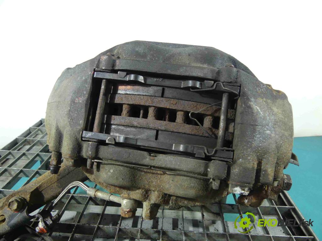 Toyota Land Cruiser J200 2007- 4.5 V8 D4D 328KM automatic 241 kW 4461 cm3 5- brzdič predné pravý  (Ostatné)
