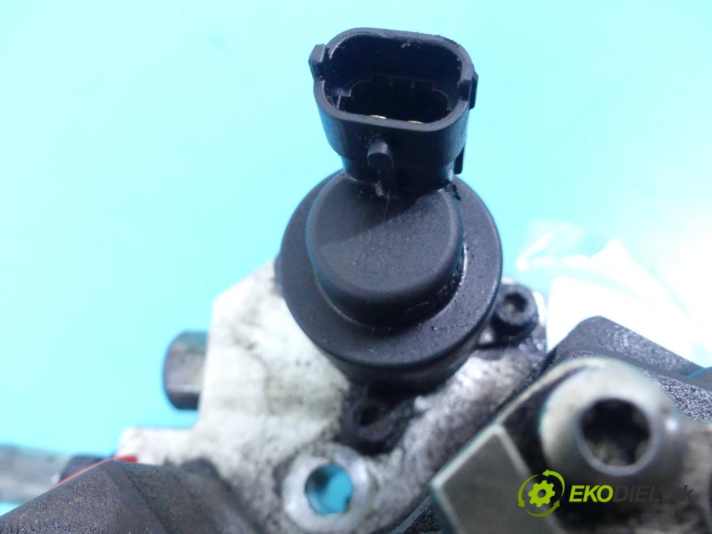 Opel Astra III 2004-2014 1.7 cdti 101 HP manual 74 kW 1686 cm3 5- čerpadlo vstrekovacia 0445010086 (Vstrekovacie čerpadlá)