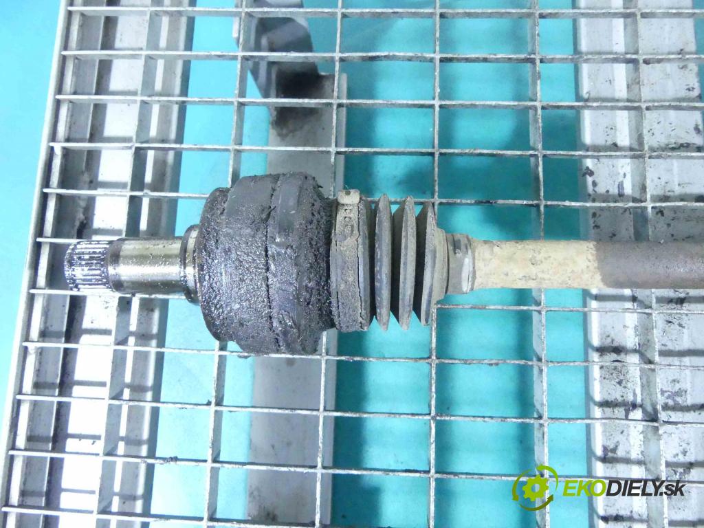 Mercedes C W203 2000-2007 2.0 16V 129 HP manual 95 kW 1998 cm3 4- poloos ľavé  (Poloosy)