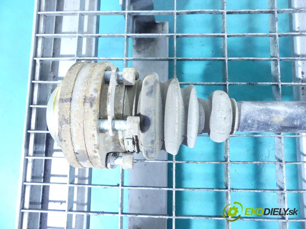 Audi A4 B6 2000-2004 2.5 tdi 179KM manual 132 kW 2496 cm3 5- poloos pravé  (Poloosy)