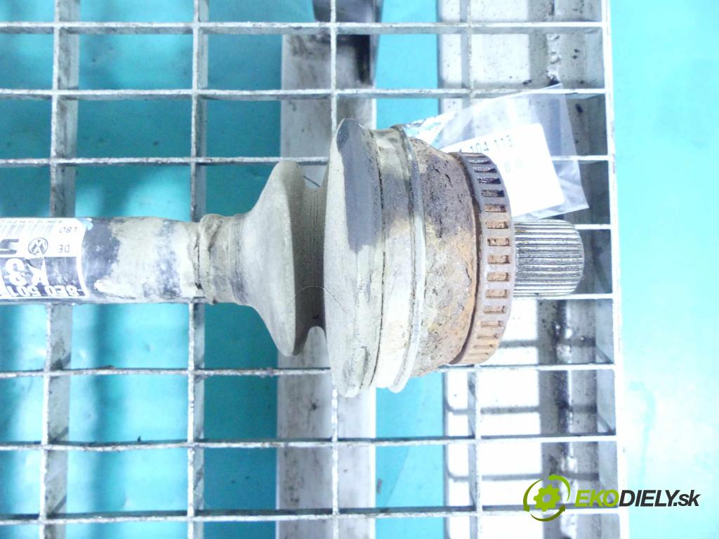 Audi A4 B6 2000-2004 2.5 tdi 179KM manual 132 kW 2496 cm3 5- poloos ľavé 8E0501203K (Poloosy)