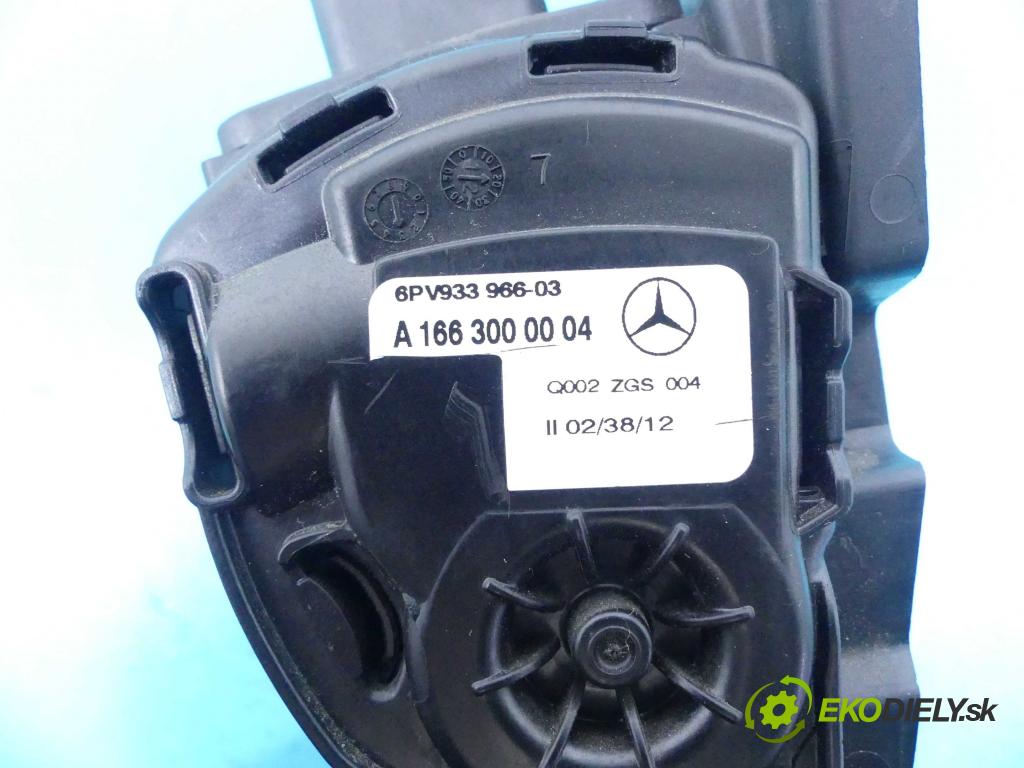 Mercedes ML W166 2011-2015 3.5 V6 306KM automatic 225 kW 3498 cm3 5- pedále A1663000004 (Pedále)