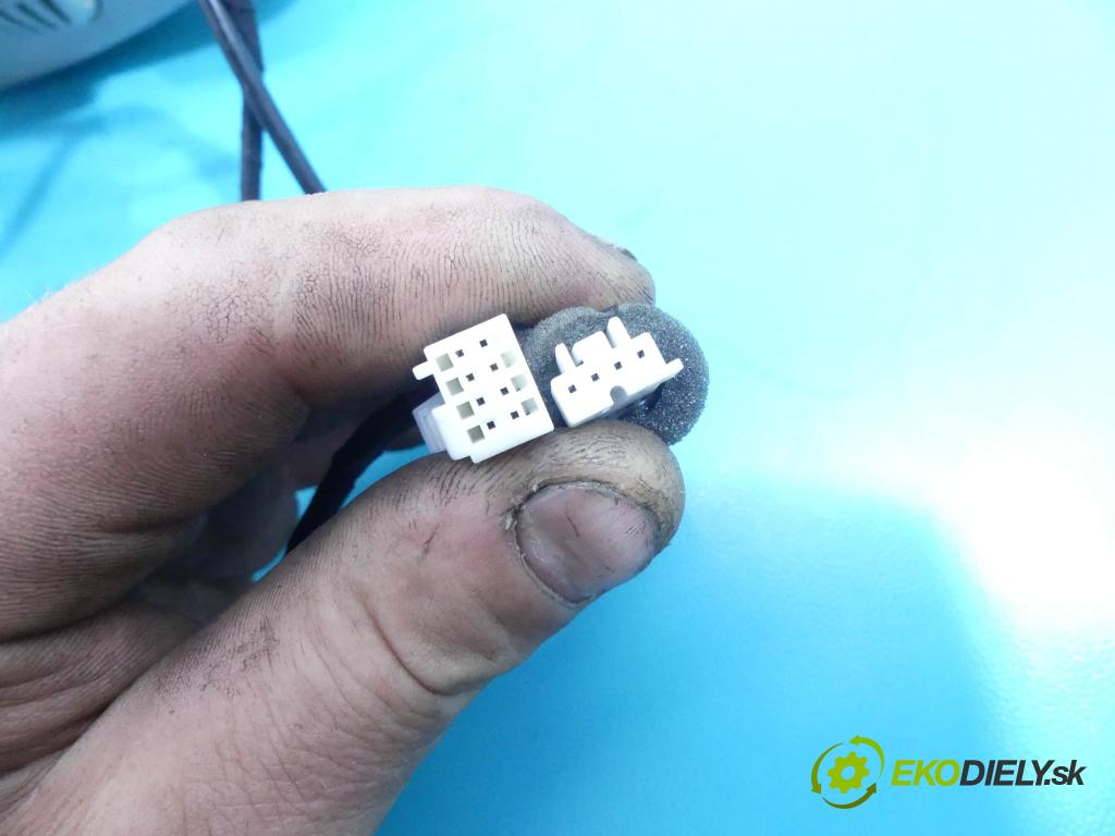 Mercedes ML W166 2011-2015 3.5 V6 306KM automatic 225 kW 3498 cm3 5- zpětné zrcátko vnitřní  (Světla vnitřní)