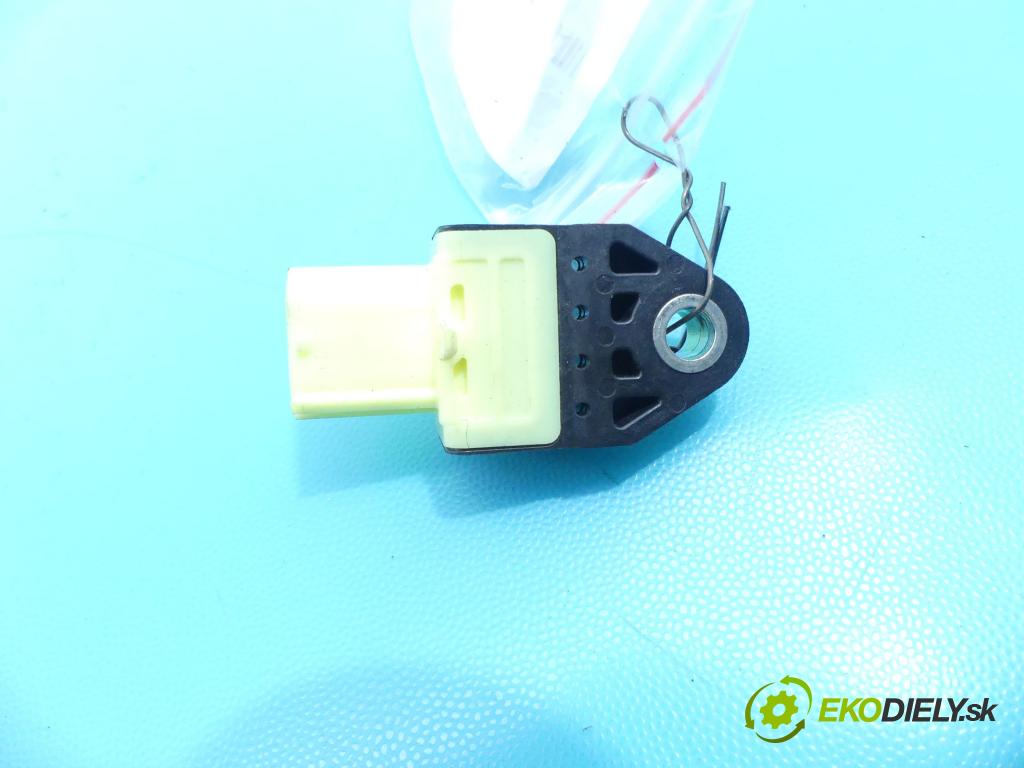 Toyota Avensis III T27 2009-2018 2.0 D4D 126 HP manual 93 kW 1998 cm3 5- snímač šokovat: 89831-12020 (Snímače nárazu)