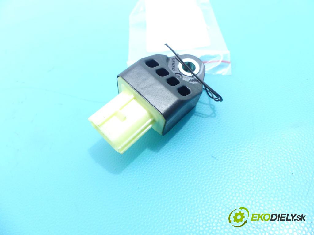 Toyota Avensis III T27 2009-2018 2.0 D4D 126 HP manual 93 kW 1998 cm3 5- snímač šokovat: 89831-12020 (Snímače nárazu)