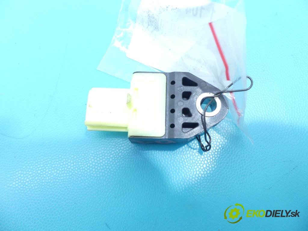 Toyota Avensis III T27 2009-2018 2.0 D4D 126 HP manual 93 kW 1998 cm3 5- snímač šokovat: 89831-12020 (Snímače nárazu)