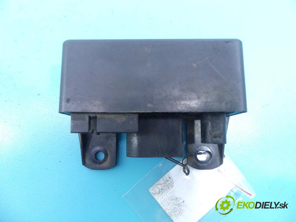 Mercedes E W210 1995-2002 2.2d 95 HP manual 70 kW 2155 cm3 4- Relé:  (Relé)