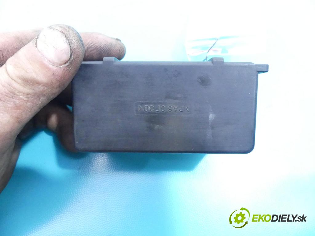 Mercedes E W210 1995-2002 2.2d 95 HP manual 70 kW 2155 cm3 4- Relé:  (Relé)