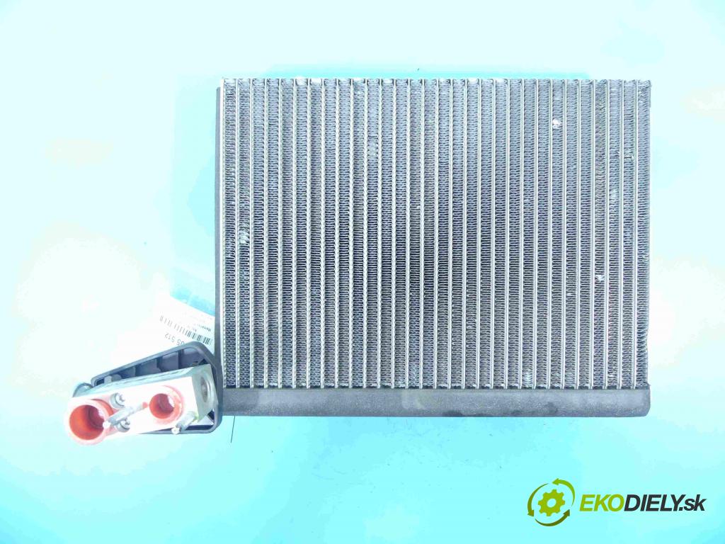 Mercedes ML W166 2011-2015 3.5 V6 306KM automatic 225 kW 3498 cm3 5- radiator 330508T (Radiátory kúrenia)