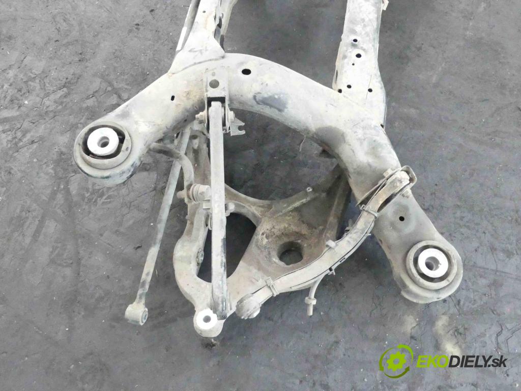 Mercedes ML W166 2011-2015 3.5 V6 306KM automatic 225 kW 3498 cm3 5- zadní výztuha