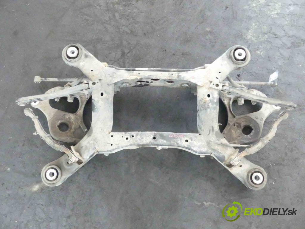 Mercedes ML W166 2011-2015 3.5 V6 306KM automatic 225 kW 3498 cm3 5- zadní výztuha 