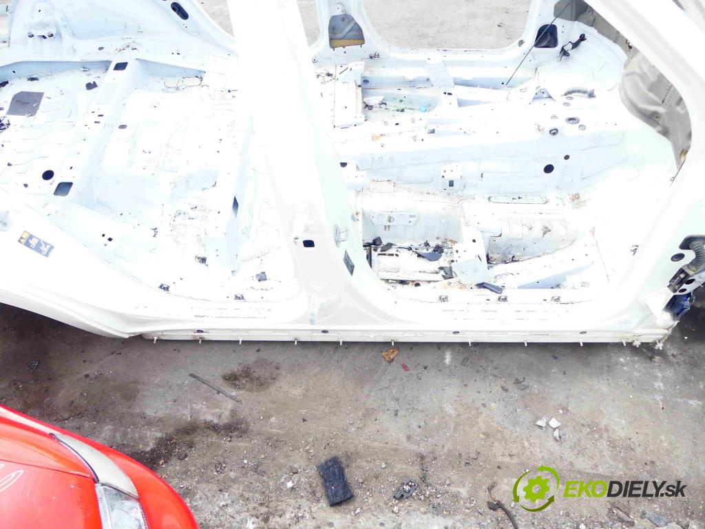 Mercedes ML W166 2011-2015 3.5 V6 306KM automatic 225 kW 3498 cm3 5- práh pravý  (Ostatní)