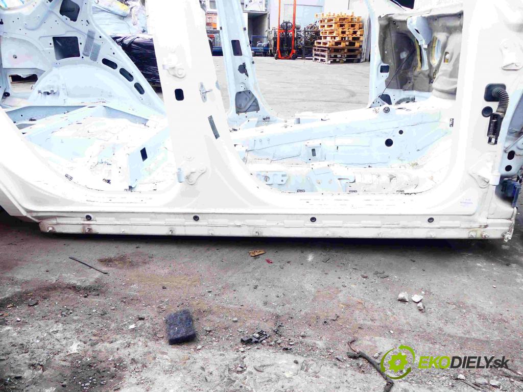 Mercedes ML W166 2011-2015 3.5 V6 306KM automatic 225 kW 3498 cm3 5- práh pravý  (Ostatní)