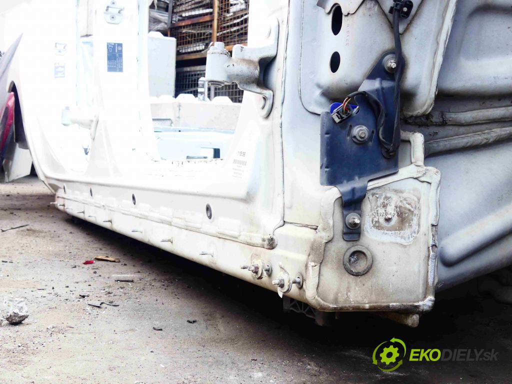 Mercedes ML W166 2011-2015 3.5 V6 306KM automatic 225 kW 3498 cm3 5- práh pravý  (Ostatní)