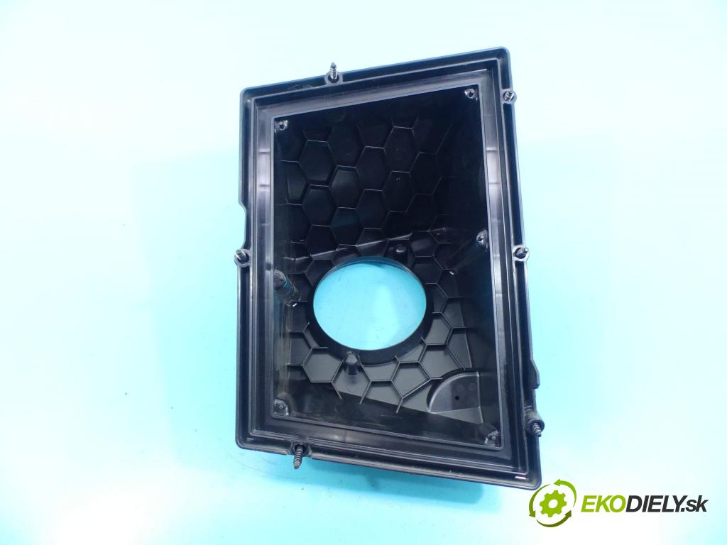 Land rover Discovery Sport 2014-2019 2.0 td 150 hp automatic 110 kW 2000 cm3 5- obal filtra vzduchu GJ32-9600-A (Kryty filtrů)