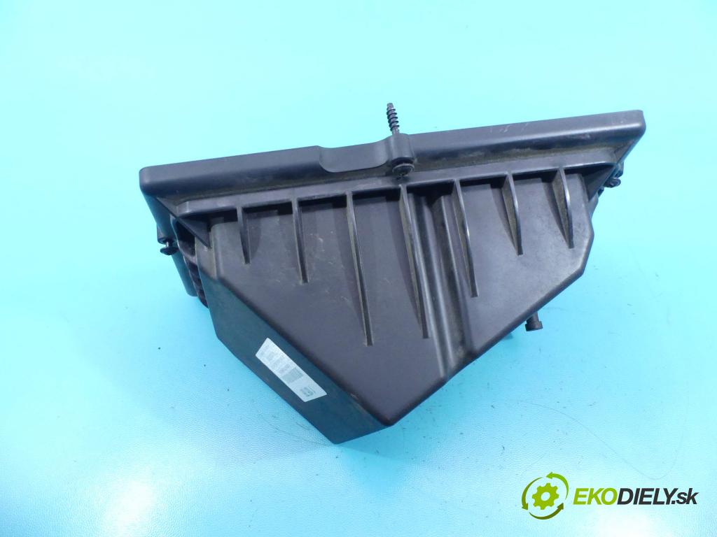 Land rover Discovery Sport 2014-2019 2.0 td 150 hp automatic 110 kW 2000 cm3 5- obal filtra vzduchu GJ32-9600-A (Kryty filtrů)