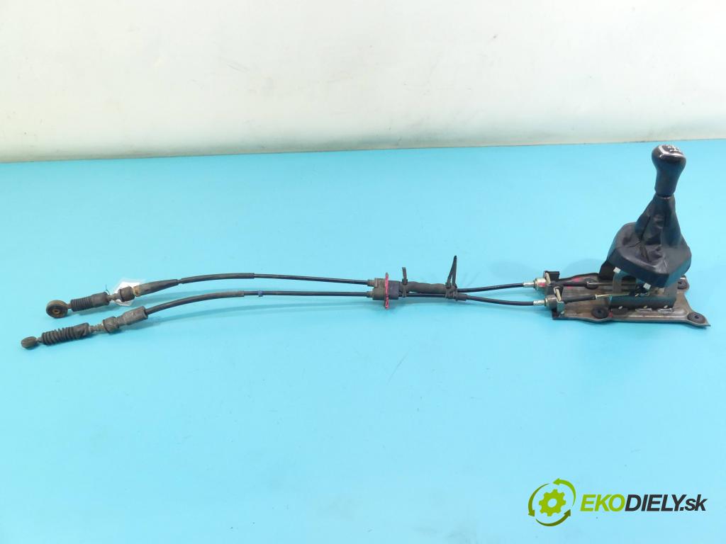 Mitsubishi Space star 1.8 GDI 118 HP manual 87 kW 1834 cm3 5- Páka: Změny: stupeň,rýchlosť  (Rýchlostné páky / kulisy)