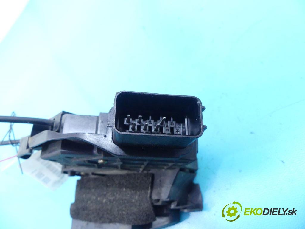 Mazda 3 I BK 2003-2009 1.6 16v 105 hp manual 77 kW 1598 cm3 4- zámek přední pravý 3N6A-A21812-D
