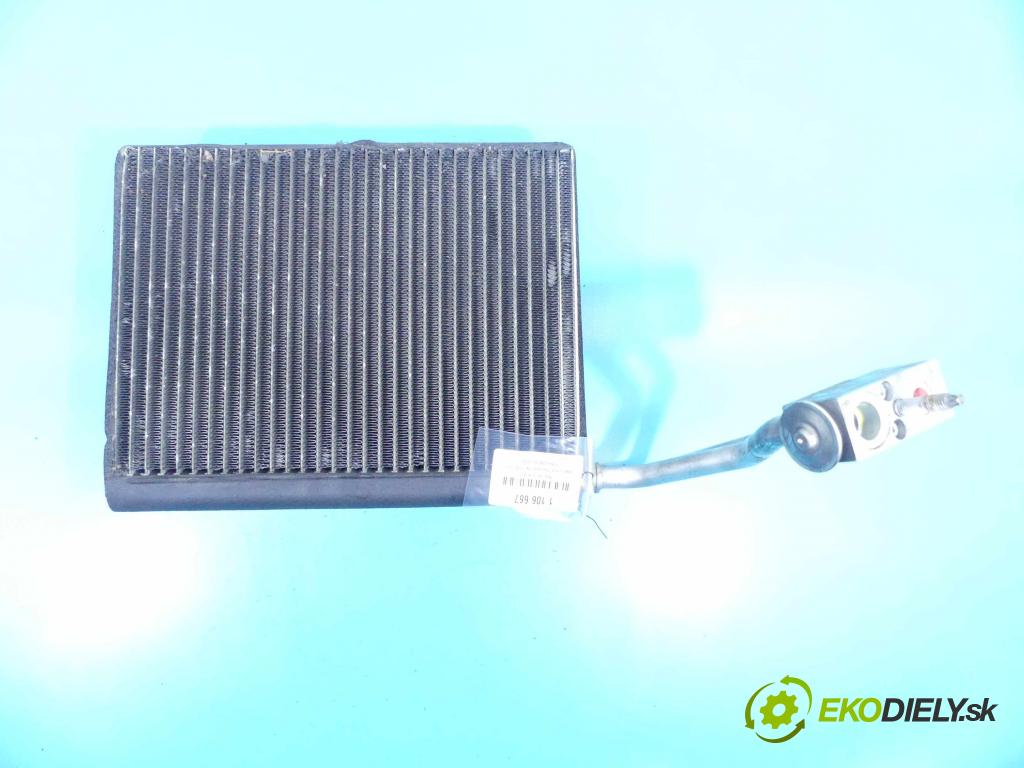 Jeep Grand cherokee WK 2004-2010 3.0 crdi 218 HP automatic 160 kW 2987 cm3 5- radiator  (Radiátory kúrenia)