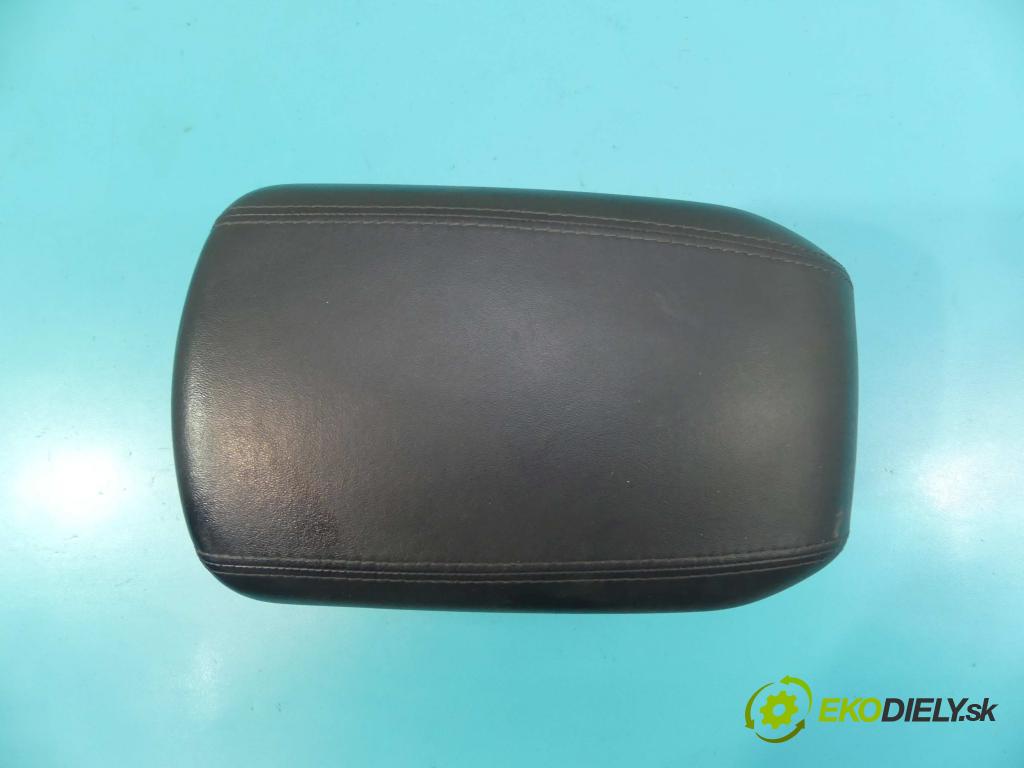 Hyundai Ix35 2.0 CRDi 136 HP manual 100 kW 1995 cm3 5- operadlo 84681-2Y000 (Lakťové opierky)