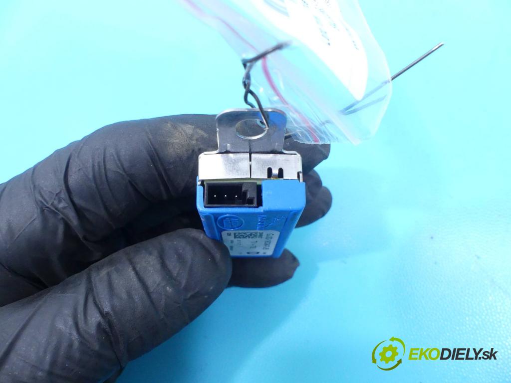 Land rover Discovery Sport 2014-2019 2.0 td 150 HP automatic 110 kW 2000 cm3 5- Zesilovač: GJ32-18C847-JB (Zosilňovače)