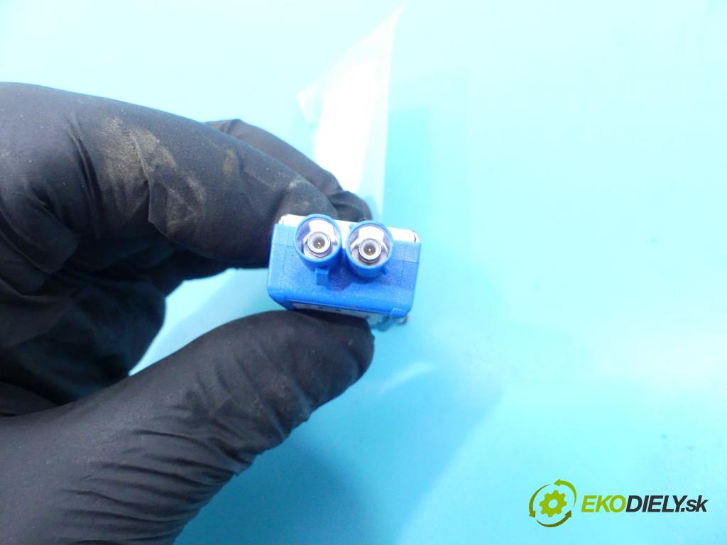 Land rover Discovery Sport 2014-2019 2.0 td 150 HP automatic 110 kW 2000 cm3 5- Zesilovač: GJ32-18C847-JB (Zosilňovače)