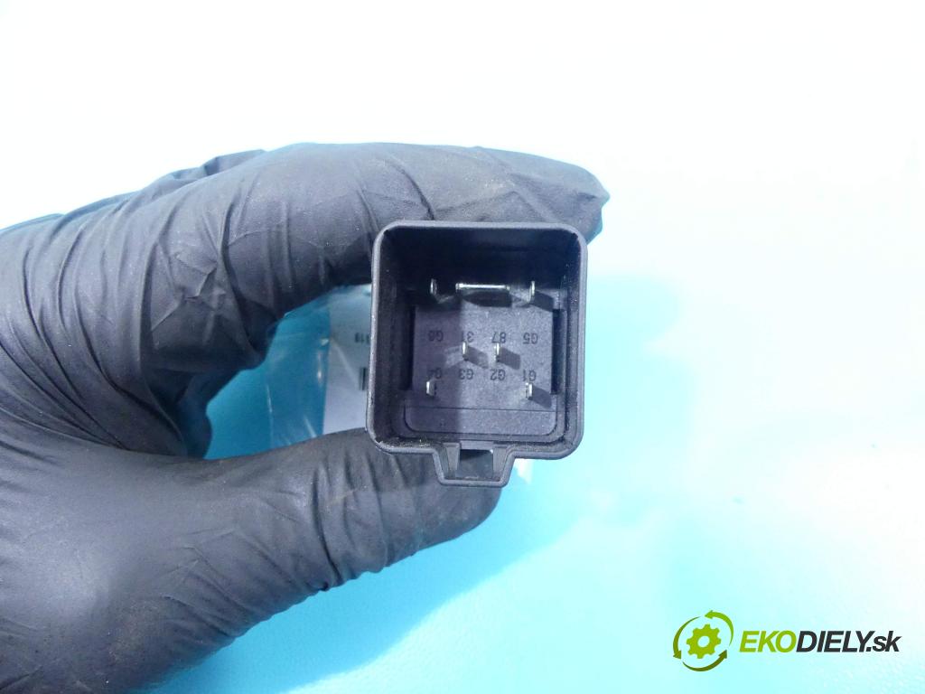 Land rover Discovery Sport 2014-2019 2.0 td 150 HP automatic 110 kW 2000 cm3 5- Relé: 0281003123 (Relé)