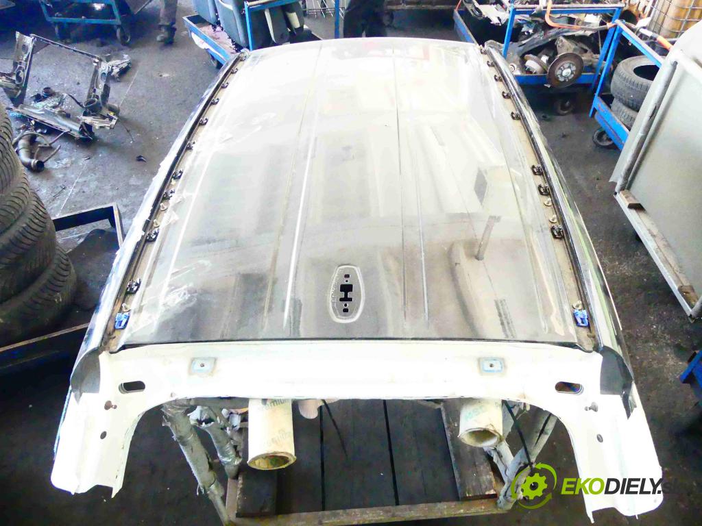 Land rover Discovery Sport 2014-2019 2.0 td 150 hp automatic 110 kW 2000 cm3 5- Strecha: