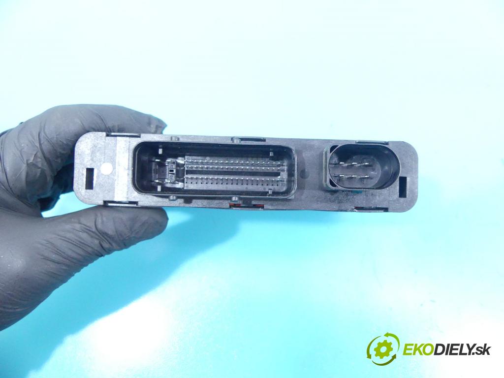 Vw Touareg I 2002-2010 4.2 B V8 310HP automatic 228 kW 4172 cm3 5- modul riadiaca jednotka 7L0909137 (Ostatné)